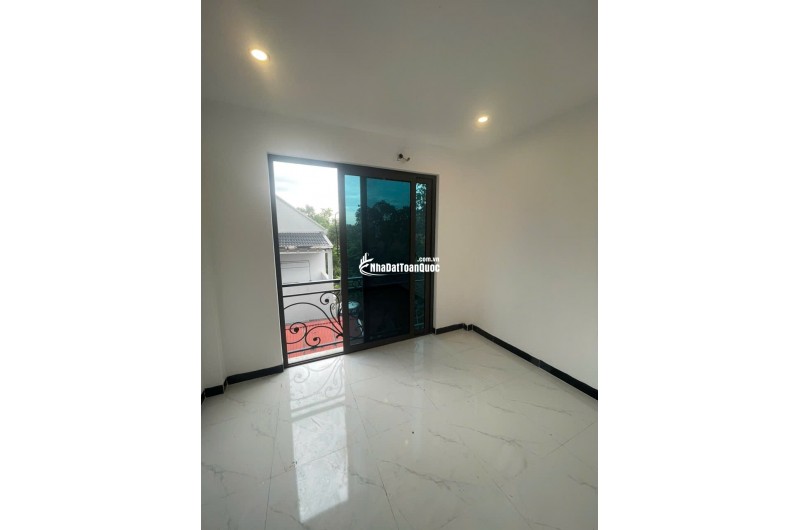 NHÀ 3 TẦNG - NGÕ Ô TÔ - GIÁ CHỈ 2,X TỶ